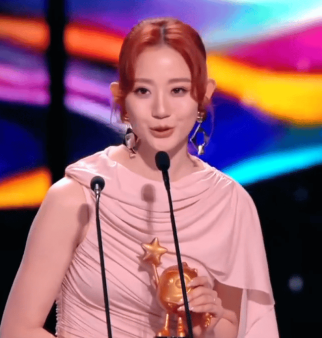 万千惠否定《姐姐方丈》有脚本：生存比艺术更精彩